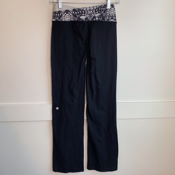 Lululemon Black & White Webbed Astro Pants - Picture 2 of 7
